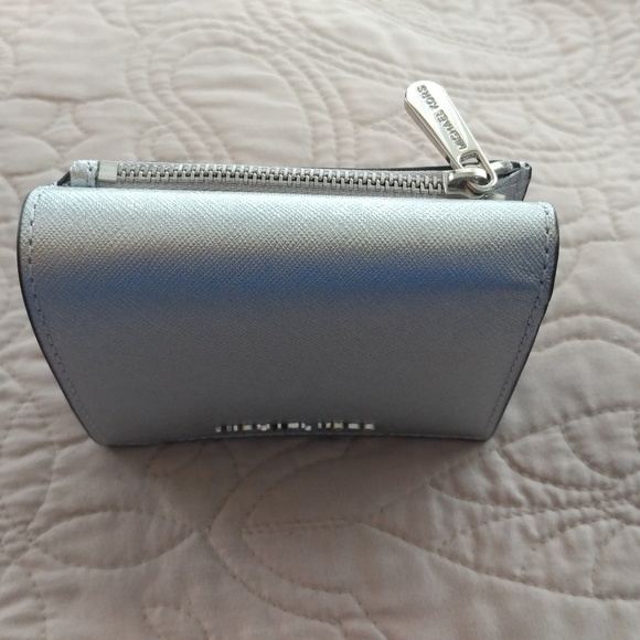 NWT Michael Kors JetSet Carryall Cardcase - Picture 7 of 8